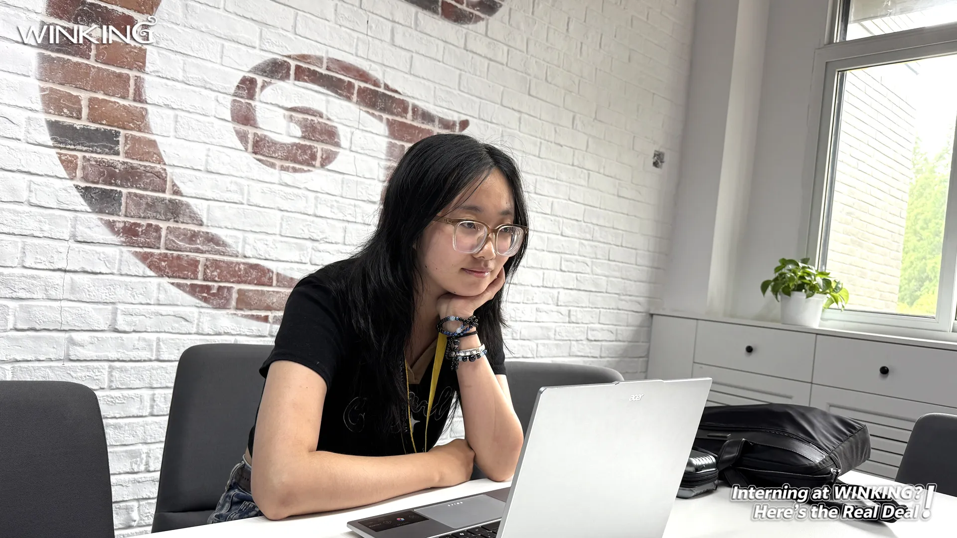 2025 intern at winking en